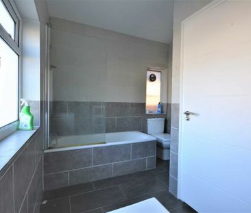 Rundell Crescent - Photo 6