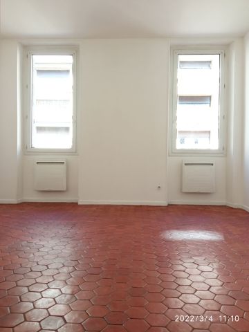 Appartement 2 pièces 38m2 MARSEILLE 8EME 650 euros - Photo 5