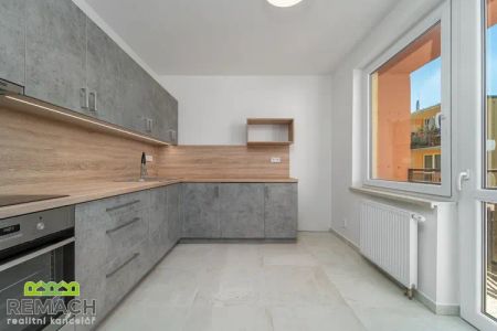 Pronájem, byt 3+1, 80,4 m - Photo 2