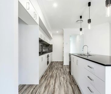 Four Bedroom Home! - Photo 1