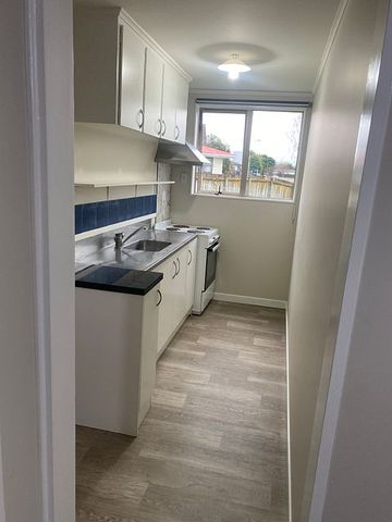 Charming 2BR Unit in Milson! Freshly renovated - Photo 3