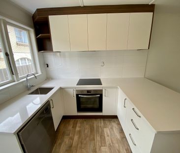Epsom, 1 bedroom unit - Photo 2