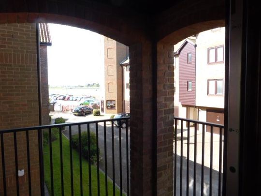 1 bedroom flat to rent - Photo 1