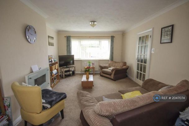 3 bedroom terraced house to rent - Photo 1