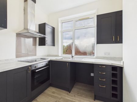1 BED Flat To rent - Photo 2