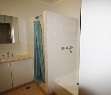 LOW SET AIR-CONDITIONED UNIT WALKING DISTANCE TO CBD - Photo 6