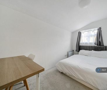 2 bedroom maisonette to rent - Photo 5