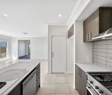 🏠 Brand New 4-Bedroom in Eynesbury - $350pw - Photo 1