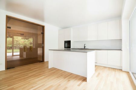 ERSTBEZUG NACH SANIERUNG - MODERNE VILLENETAGE mit 3-Zimmern, großem Garten und Carport in bester Wohnlage - Photo 4