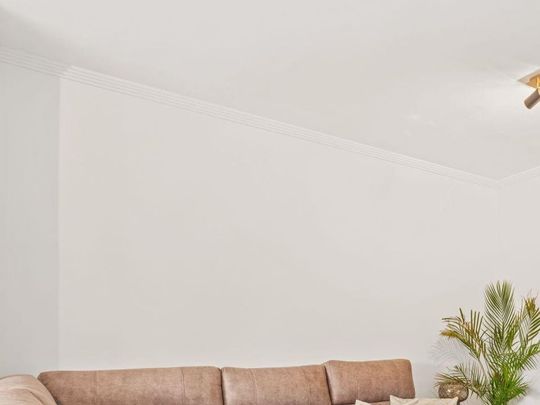 2 bedroom luxury Apartment for rent in Nueva Andalucia, Andalusia - Photo 1