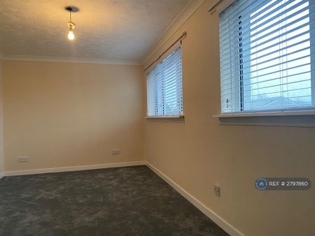 3 bedroom end of terrace house to rent - Photo 3