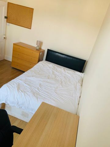 5 bedroom terraced house to rent - Photo 2