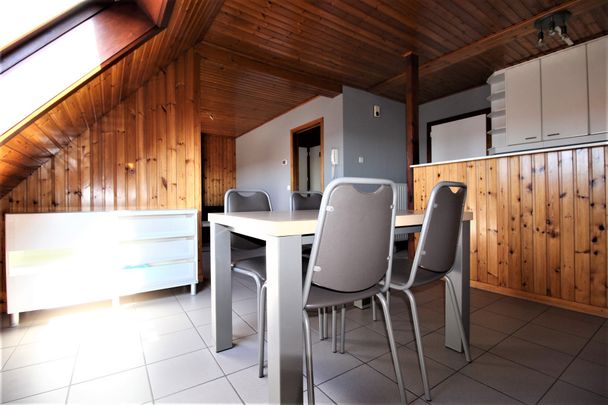 Leuk dakappartement met 1 slaapkamer en autostaanplaats - Foto 1