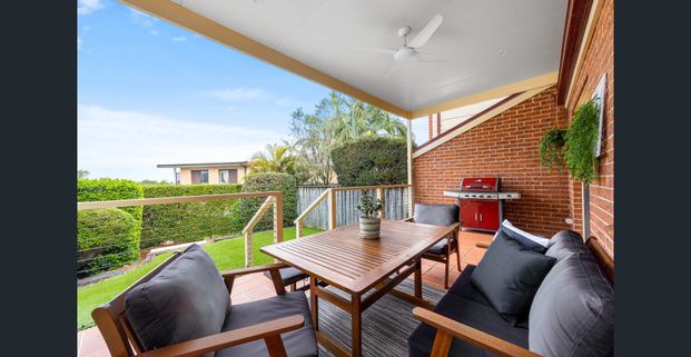 Modern Lifestyle Townhouse in Prized Location - Photo 1