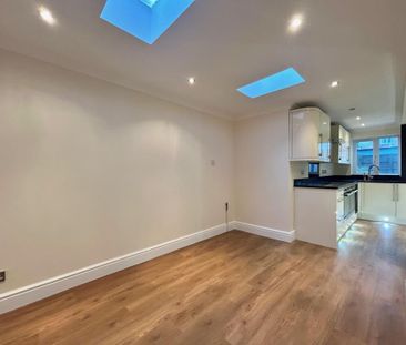 4 bedroom semi-detached house to rent - Photo 2