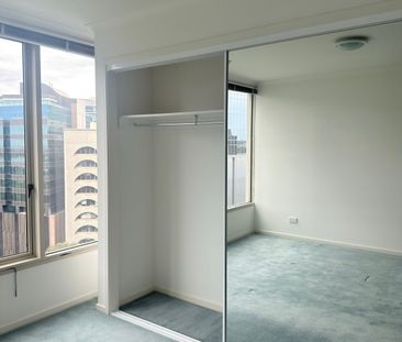 St Kilda Road - Photo 1