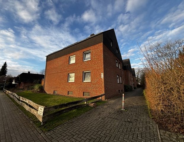 Charmante Dachgeschosswohnung mit sonniger Loggia und idealer Nähe zum Bahnhof! - Photo 1