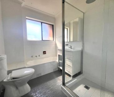 “Charming 2-Bedroom Townhouse in prime location of Baulkham Hills” - Photo 2