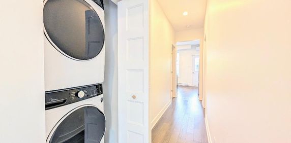 **Because You Deserve Renovated 4 1/2 w Parking, Metro Lasalle,Verdun** - Photo 2