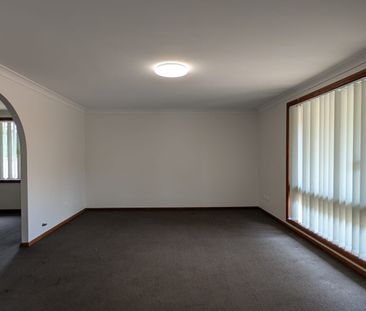 Rare, Stand-Alone 4 Bed Villa! - Photo 2