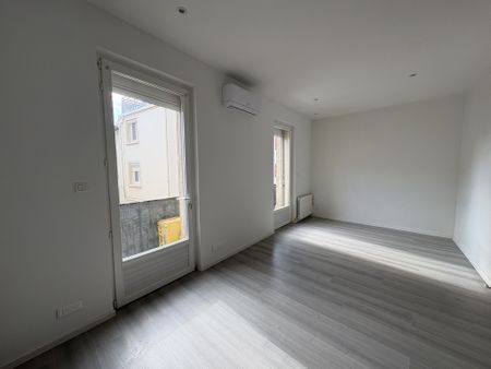 Location Appartement 2 pièces 46m² CASTELNAUDARY 11400 - Photo 4