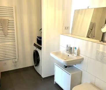 NEUE BAHNSTADT OPLADEN: Neuwertige 2-Zimmer-Wohnung mit Einbauküche... - Foto 1