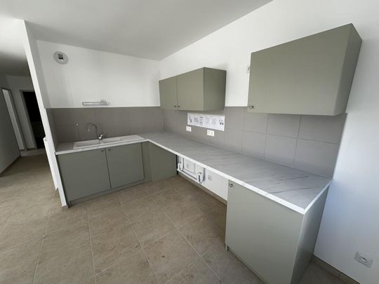 A LOUER TYPE 4 NEUF - CROLLES -SANS FRAIS D AGENCE - Photo 1