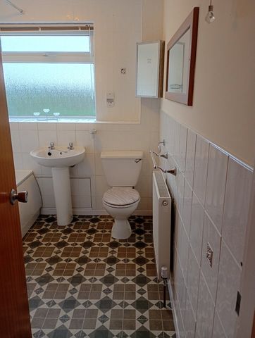 2 Bed Flat, Charlton Court, CH43 - Photo 4