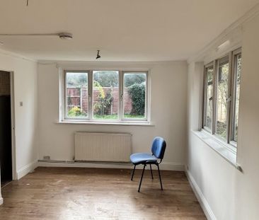 2 bedroom detached bungalow to rent - Photo 2