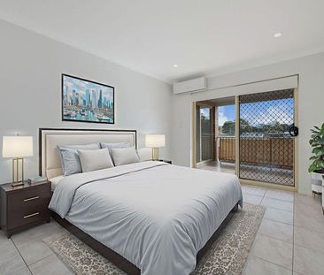 RARE OPPORTUNITY – 3-BEDROOM UNIT IN PRIME POSITION - Photo 4