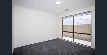 Brand New Family Home in Prime Yanchep Location - Photo 2