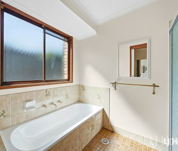 Large Family Home - Photo 1