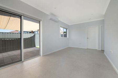 BRAND NEW GRANNY FLAT! - Photo 2