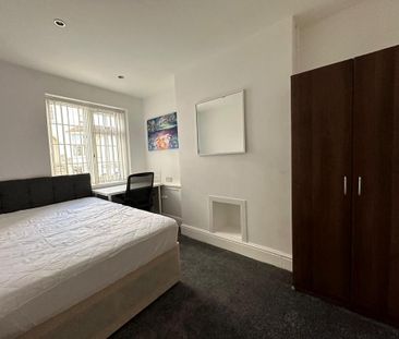 5 bedroom terraced house to rent - Photo 2