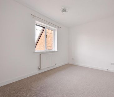 2 bedroom semi-detached house to rent - Photo 4