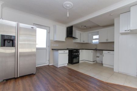 3 Bed Terraced House, Capmartin Road, CV6 - Photo 5