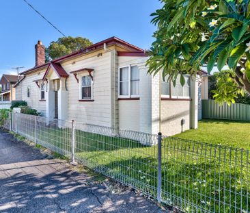 Three bedroom home with retro features. Pets considered! - Photo 2