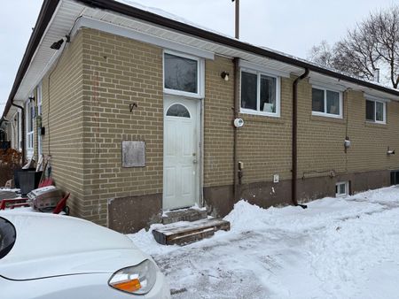 For Lease - 14 Richardson Drive Unit# Bsmt, Aurora, Ontario - Photo 2