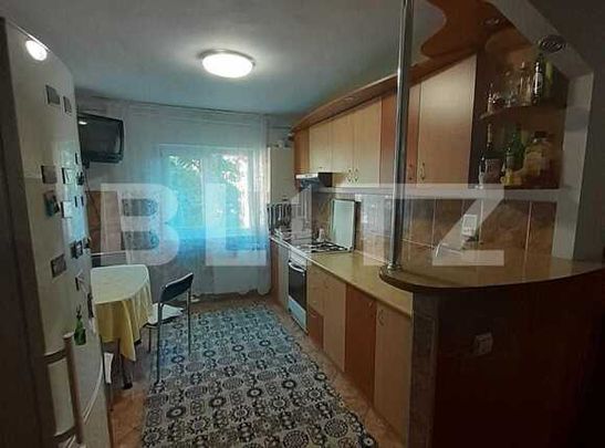 Apartament cu 3 camere, decomandat, 70 mp, garaj, zona Kaufland - Photo 1