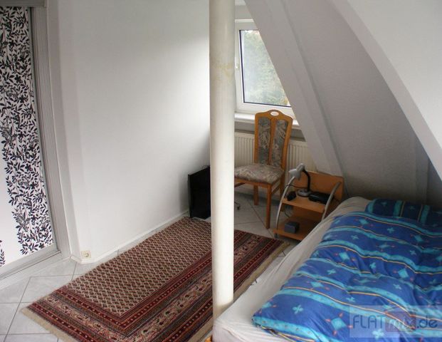 FLATmix.de / Komplett möbliertes 2-Zi-DG-App.in ruhiger Lage mit Weitblick ins Grüne - Photo 1