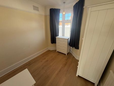 5 Bed Semi-Detached House, Berkshire Gardens, N13 - Photo 2