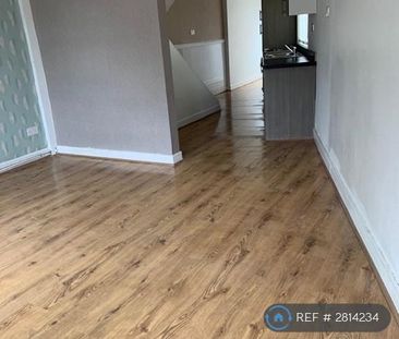 2 bedroom end of terrace house to rent - Photo 3