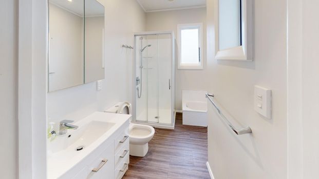 Awapuni - 2 Bedrooms - Photo 1