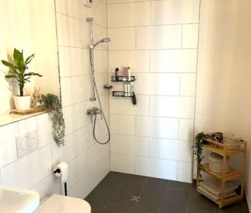 NEUE BAHNSTADT OPLADEN: Neuwertige 2-Zimmer-Wohnung mit Einbauküche... - Photo 1