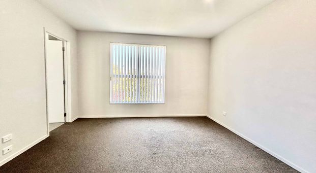 Spatiouse 4 bedroom with 2 bathroom and separate guest toilet - Photo 1