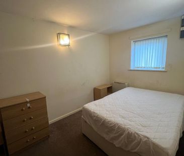 2 bedroom penthouse to rent - Photo 3