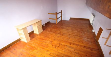 Warrels Place, Bramley, Leeds, LS13 3NS - Photo 2