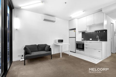 FURNISHED 2 BEDROOMS IN PRIME CBD LOCATION - Photo 3