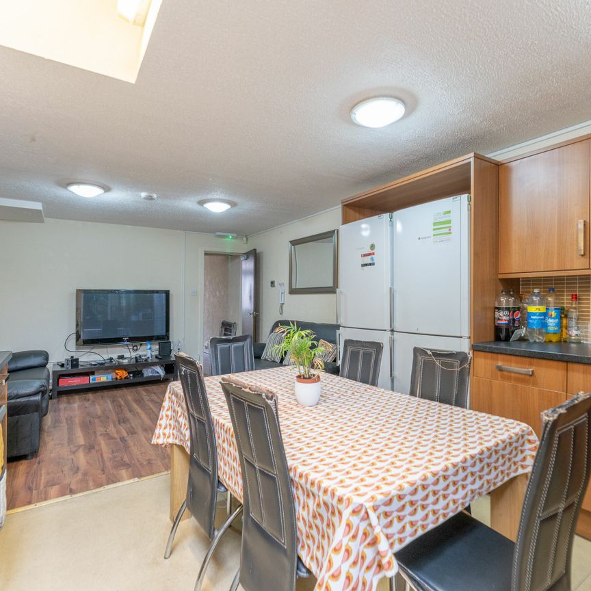 6 Alton Road Part Bills Included - Photo 1