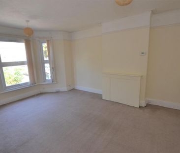 2 bedroom maisonette to rent - Photo 2